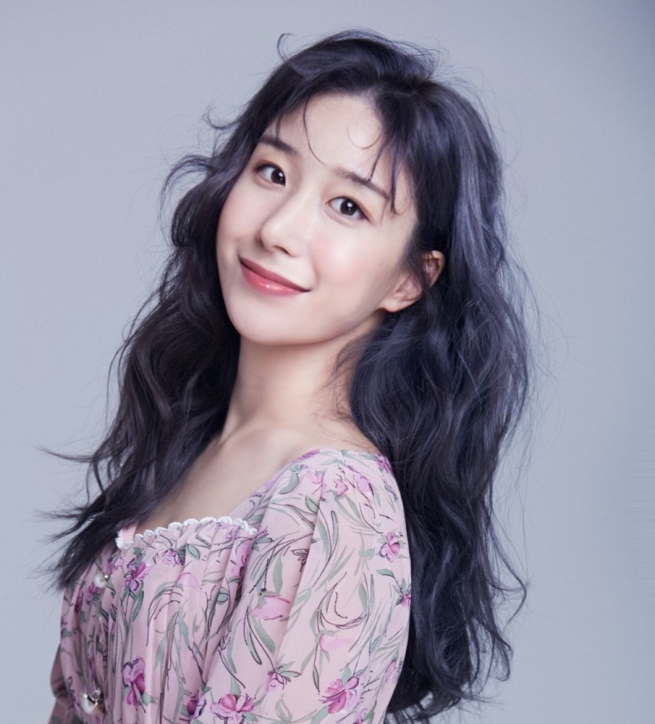 Youjin Ro - Artist Profile