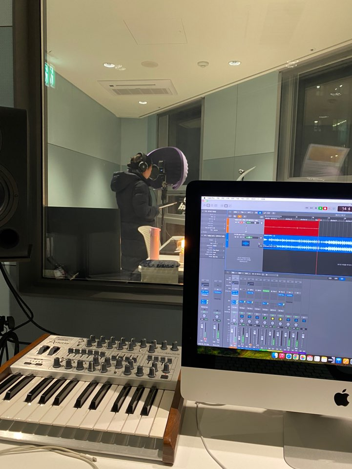 SarahFly - Artist Profile