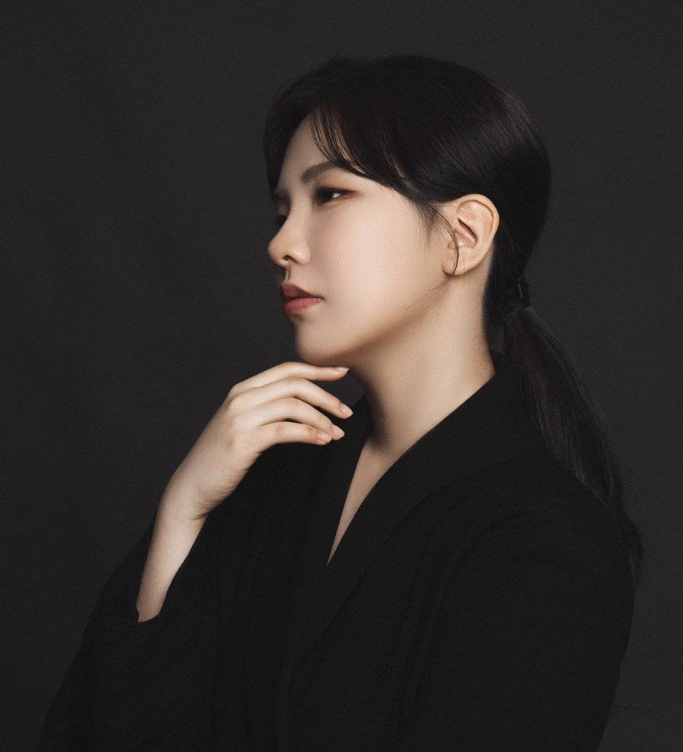 이주환 LEE JUHWAN - Artist Profile