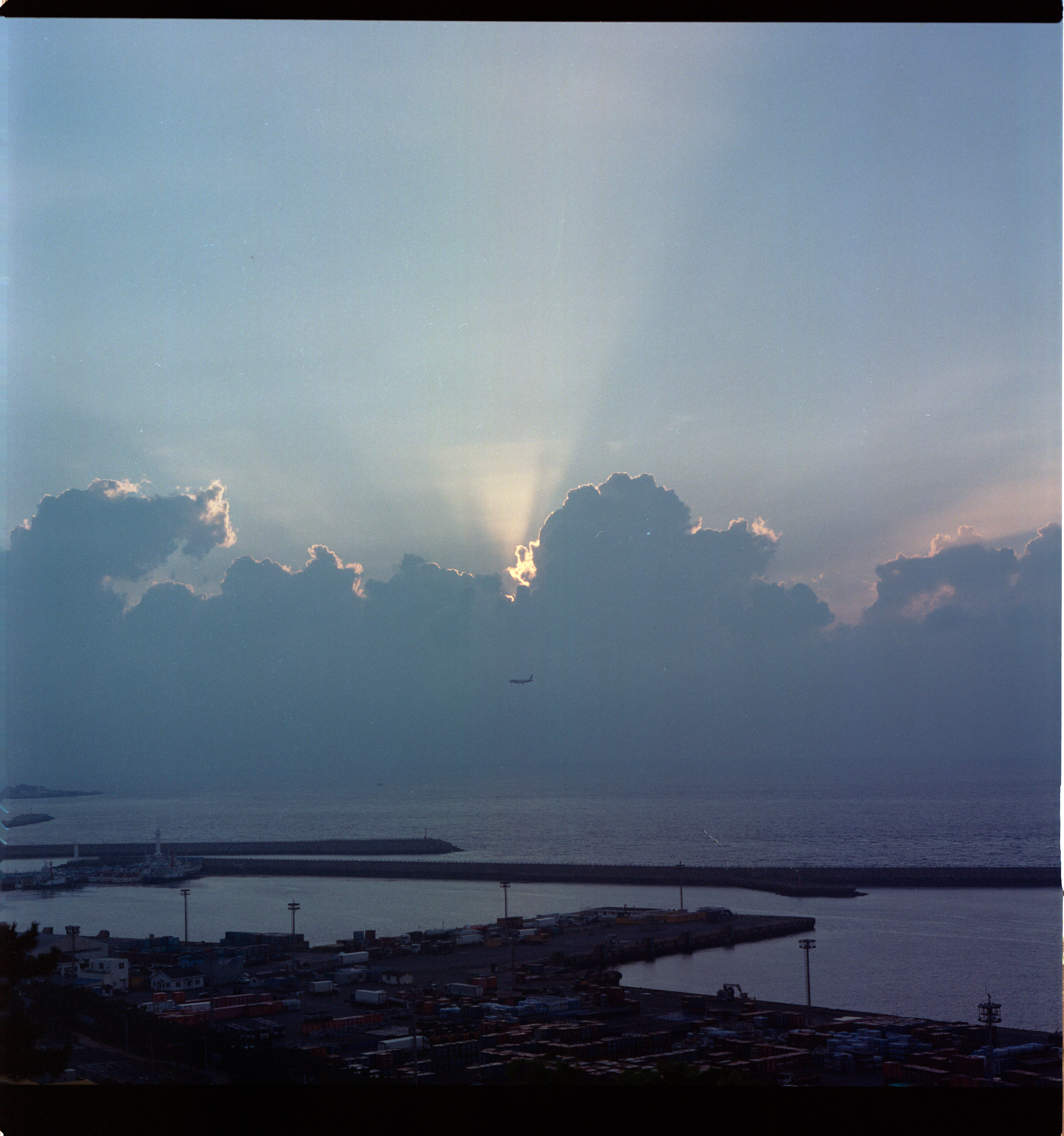 Behind the Wall (Ocean)