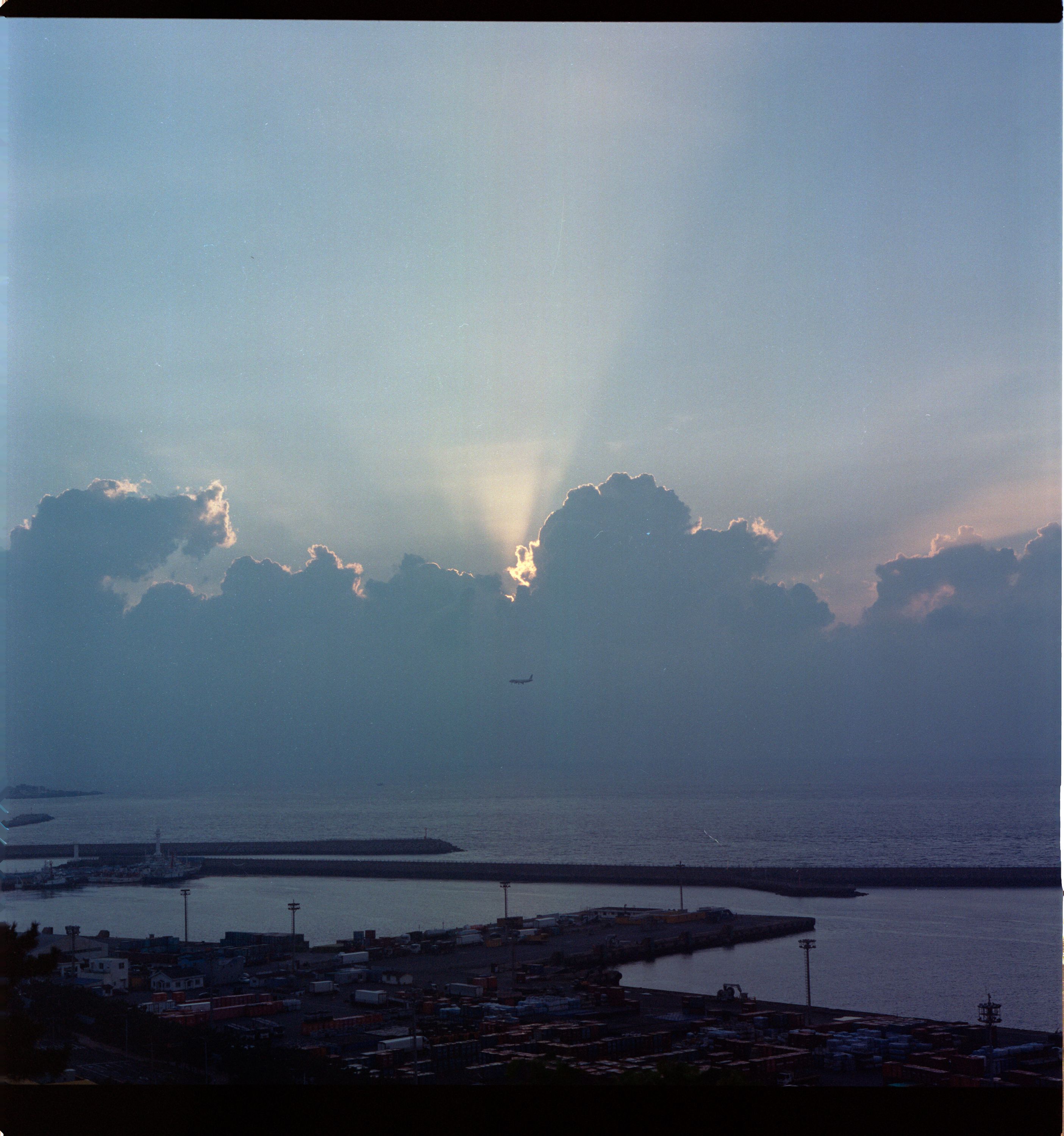 Behind the Wall (Ocean)